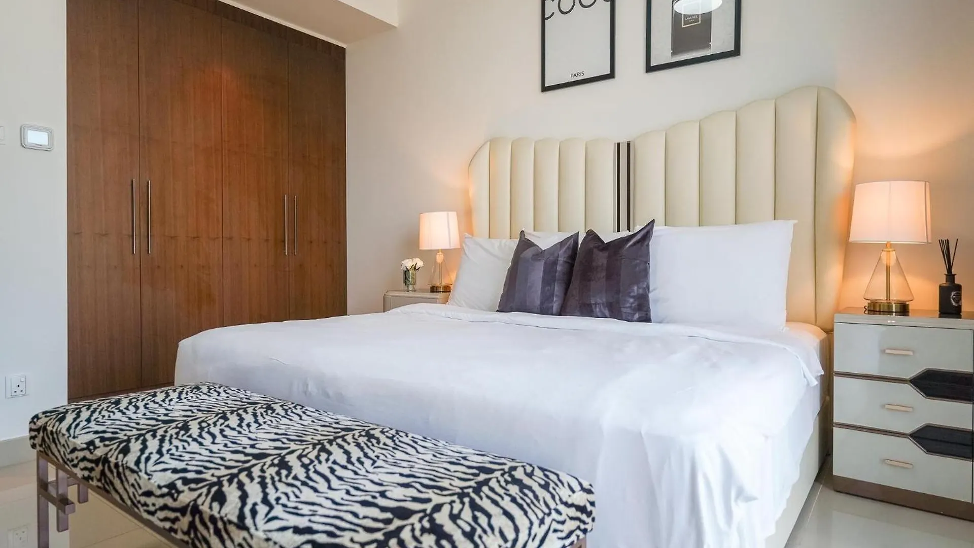 Luxurious Stylish Apartments Across Dubai Mall Burj Khalifa City Views