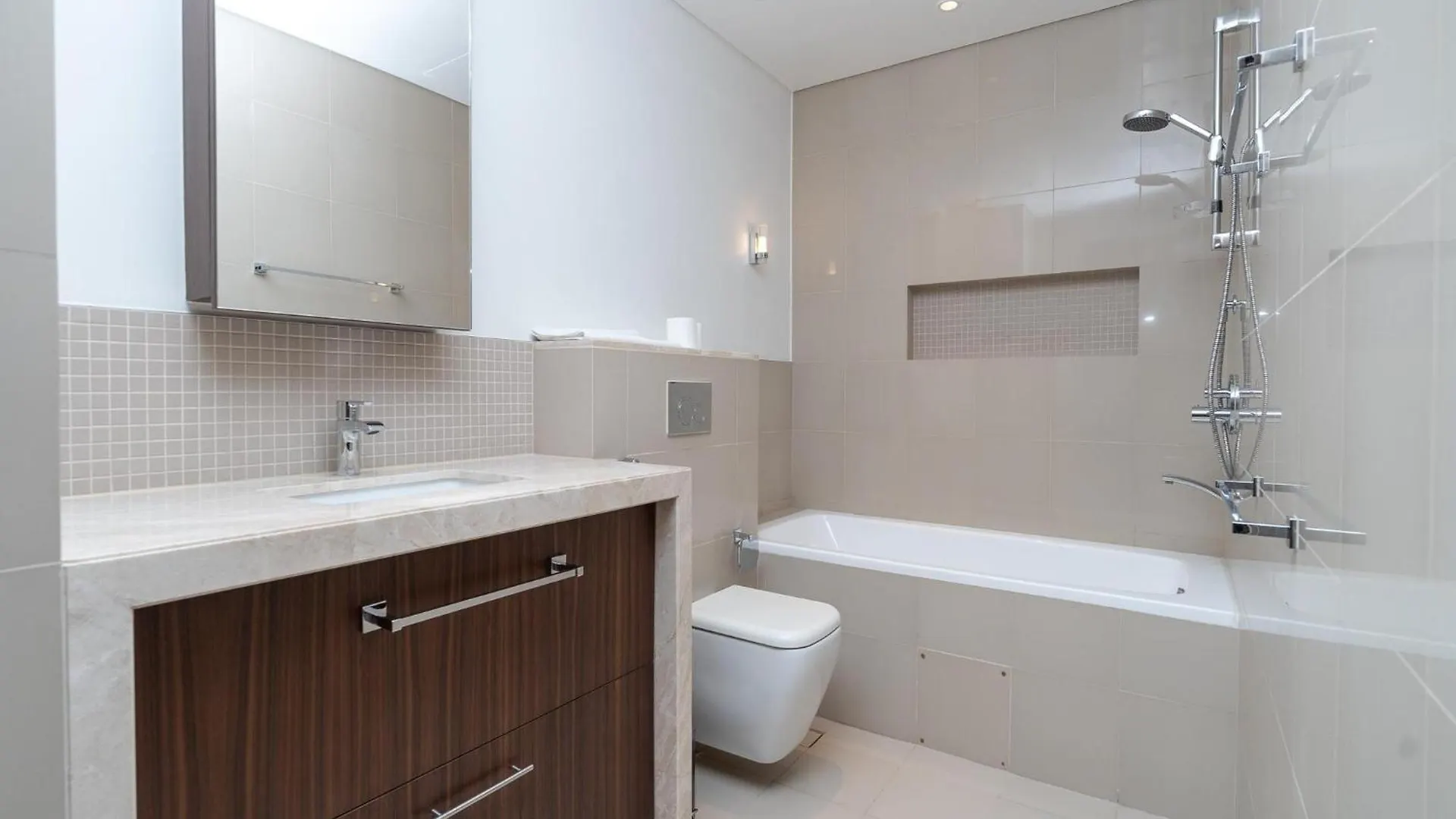 Luxurious Stylish Apartments Across Dubai Mall Burj Khalifa City Views