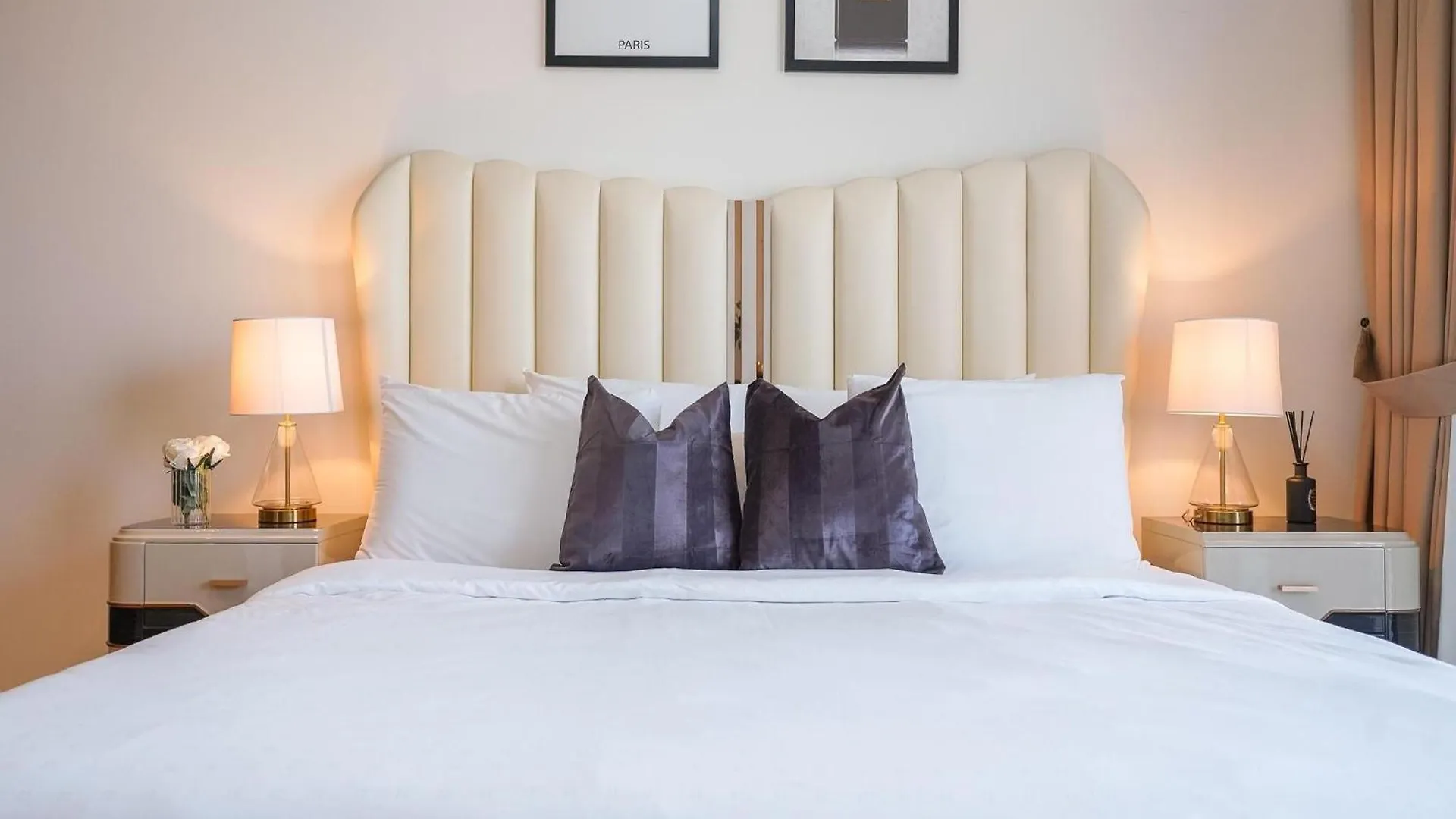Luxurious Stylish Apartments Across Dubai Mall Burj Khalifa City Views